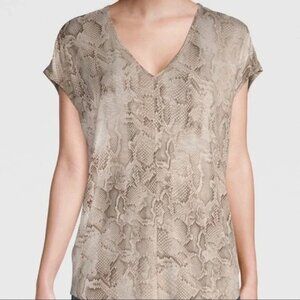 2/$30 WHBM Jetsetter Snakeskin Tee Mojave All Over Vanilla Medium #A0764